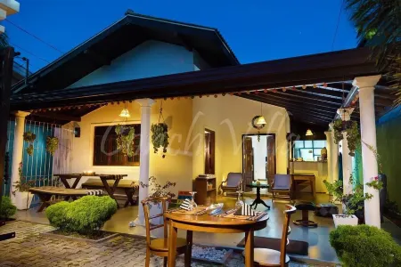 Grand Conch 4 Br Villa -3 Min Walk to the Beaches