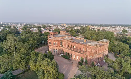 Raj Niwas Palace