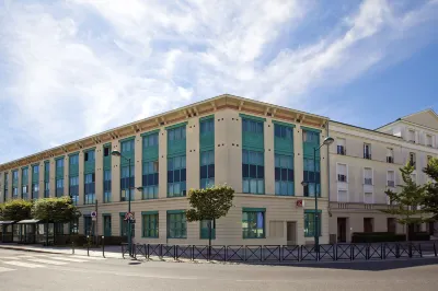 Séjours & Affaires Serris Rive Gauche IFIS 주변 호텔