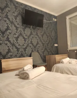 Hotel du Centre Hôtels à : Servignat