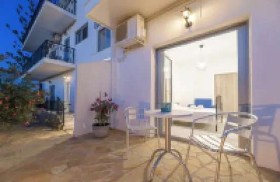 Denise Studios and Apartments