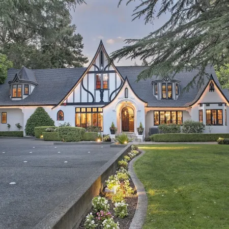 Candlelight Inn (Adults Only)