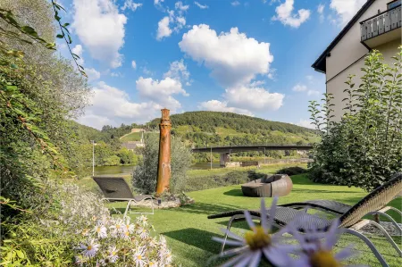 Hotel Straubs Schöne Aussicht Отели в г. Гросхойбах