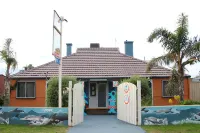 Dolphin Retreat Bunbury - Hostel Các khách sạn gần Bunbury Museum and Heritage Centre