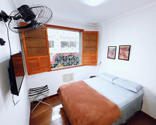 Br Hostel โรงแรมในเบโลโอรีซอนชี