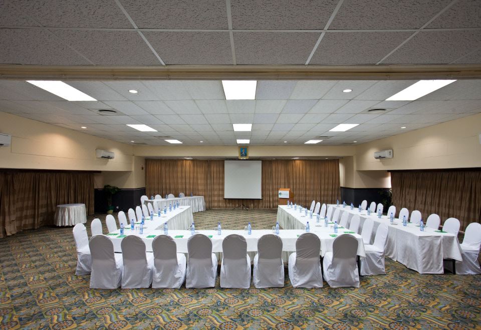 선버드 캐피털 넓고 깔끔한 객실