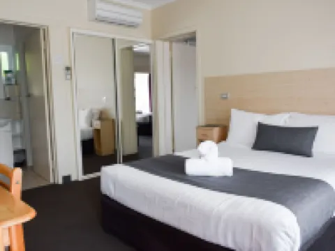 บีชเวย์ โมเทล แอนด์ เรสเตอรองท์ โรงแรมในUlverstone