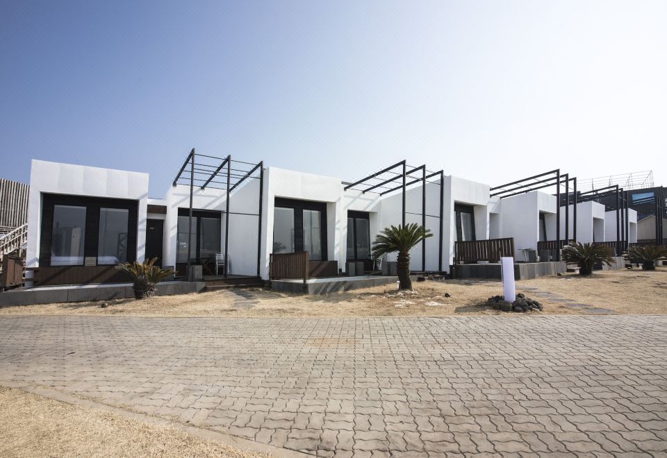 아쿠아뷰티크 리모델링 외관