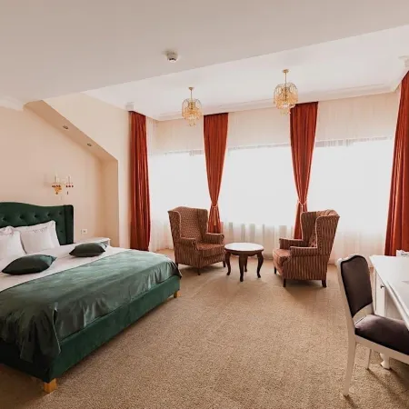 4Cardinal's Hotel Boutique