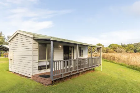 NRMA Port Campbell Holiday Park Отели рядом с достопримечательностью «Port Campbell Jetty»