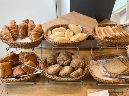 Best Western Hotel Royal Centre Отели рядом с достопримечательностью «St. Jean Baptiste au Beguinage»