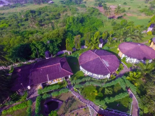 Alberta's Palace Beach Resort Hotels in Komenda