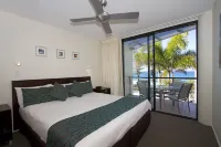 The Beach Retreat Coolum Hotels in Peregian Beach
