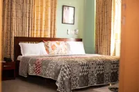 Dreamers Lodge Hotels in Dawhenya