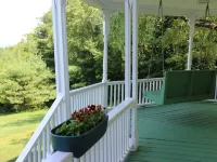 Ballard House Inn Hotels in Meredith
