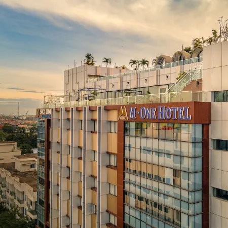 M One Hotel Отели рядом с достопримечательностью «Паромный терминал»