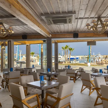 Limanaki Beach Hotel & Suites Отели рядом с достопримечательностью «Ayia Napa Harbour»