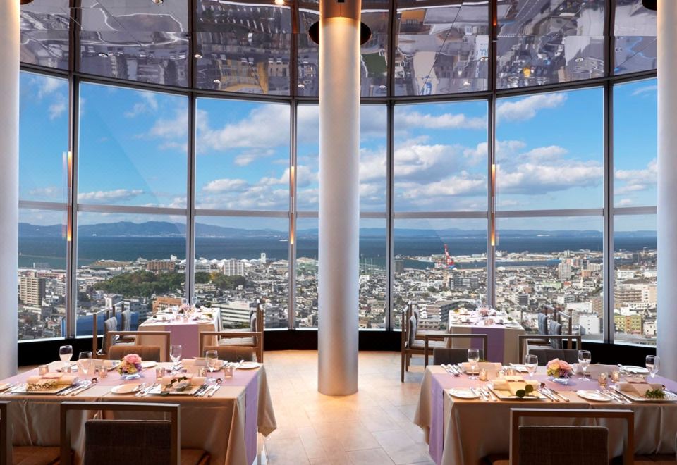 Hotel Nikko Oita Oasis Tower의 레스토랑