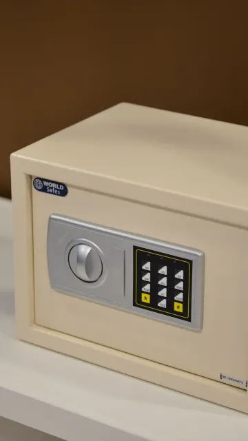 ห้องดีลักซ์ เตียงใหญ่ 1 เตียง