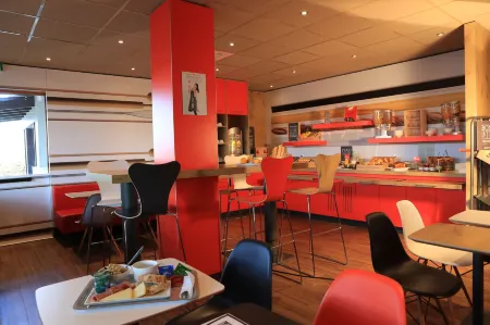Ibis Aurillac Отели в г. Сент-Этьен-де-Карла