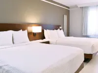 The Fontana Hotel Hotels near Warren Township