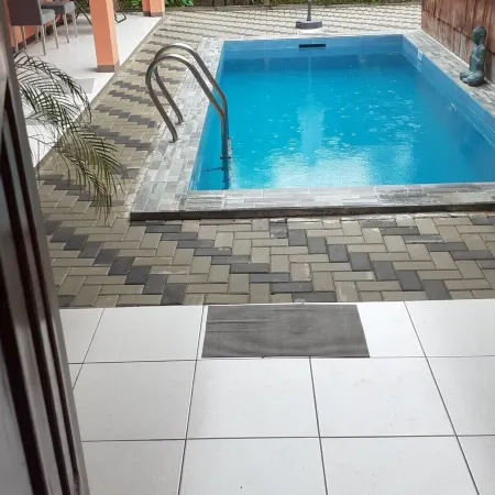 Max Garden and Pool