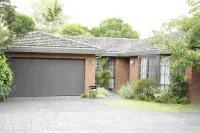 Hawthorn Holiday House