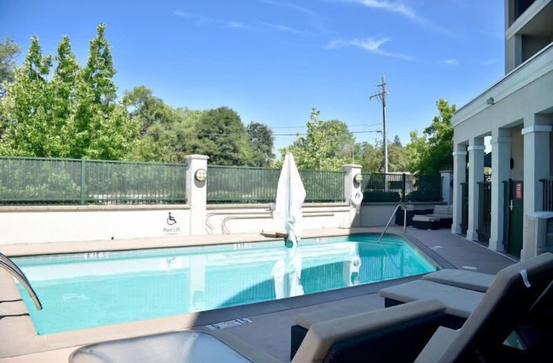 Holiday Inn Express Windsor Sonoma Wine Country by IHG photo 4
