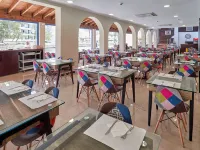 BelleVue Club Отели рядом с достопримечательностью «Playa De Los Pinos»