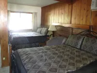 Kern Riverfront Lodge - balcony