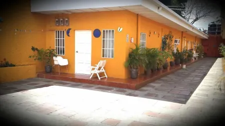 Apartamentos Los Angeles Managua Отели рядом с Аэропорт Аугусто Сандино