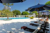 Inya Lake Hotel - Pools