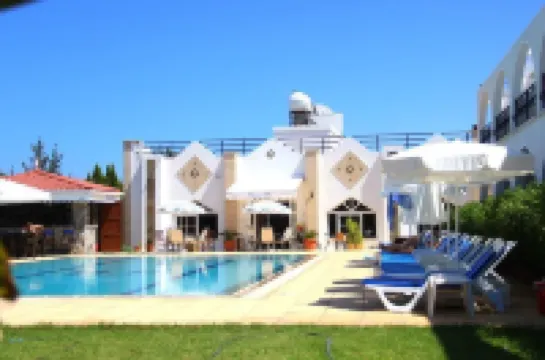 Bare Hill Holiday Village Hotels in Karavas