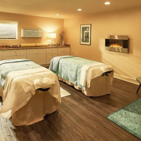 Ashland Hills Hotel & Suites