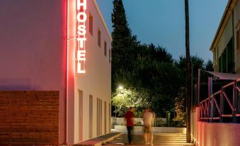 Local Hostel & Suites