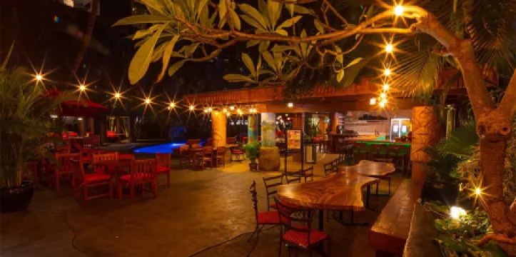 Castle Bamboo Waikīkī Hotel