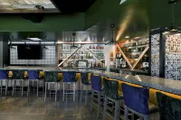 Oxford Suites Paso Robles - bar