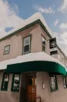 The Flying Steamshovel Inn Hotels near VISAC Gallery
