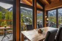 22 Summits Apartments