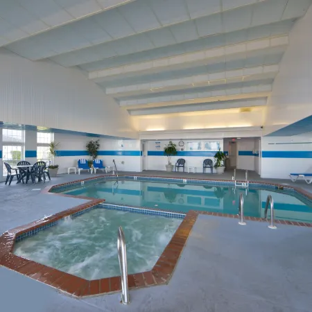 Comfort Suites Chincoteague Island Bayfront Resort