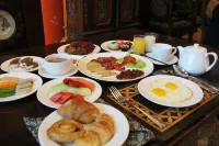 The Royal Surakarta Heritage - Handwritten Collection - Aamiainen