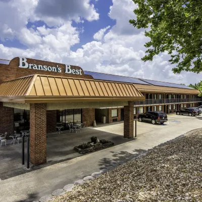 Branson's Best Hotels near Moonshine Beach