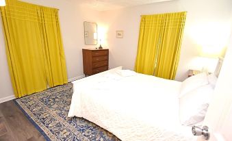 Extra Entertainment Space Just 7 Blocks to ND Campus 54211
