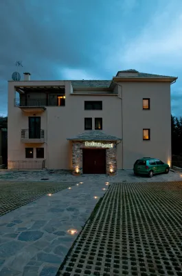 貝利娜飯店 Makrinitsa clock tower附近的飯店