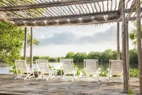 Club Mango Resort - parking