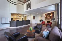 Anaheim Camelot Inn & Suites Các khách sạn ở Anaheim