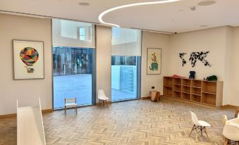 Modern & Chic 2Bedroom with Balcony Dubai Creek