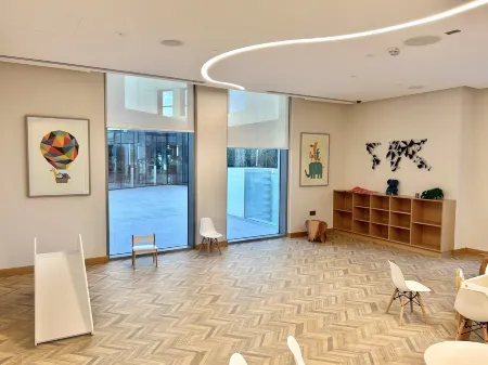 Luxurious Stay Dubai Creek Balcony & View Отели рядом с достопримечательностью «Desert Palm Polo Club»