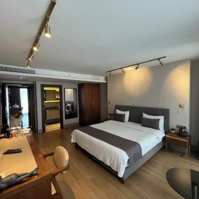 Kings Cross Hotel Istanbul โรงแรมใกล้สถานีเมโทรเลวานท์