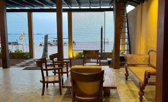 Oceanfront Luxury Private Villa in Ambalangoda